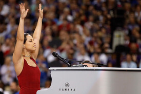 Alicia_Keys_Super_Bowl_XLVII_Baltimore_Ravens_-i.jpg