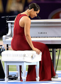 Alicia_Keys_Super_Bowl_XLVII_Baltimore_Ravens_CA.jpg