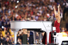 Alicia_Keys_Super_Bowl_XLVII_Baltimore_Ravens_LL.jpg