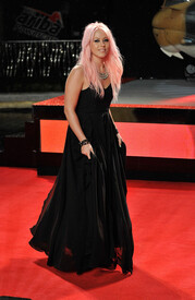 Amelia_Lily_Good_Day_Die_Hard_UK_Premiere_Jw_Pgms.jpg