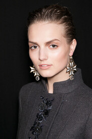 Alberta_Ferretti_Fall_2013_Backstage_LDM9czfv_JVn.jpg
