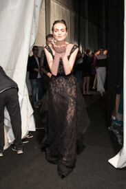 Alberta_Ferretti_Fall_2013_Backstage_mk_V2_Hj49f56.jpg