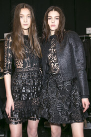 Jill_Stuart_Fall_2013_Backstage_Fe_HZYn-_W1n_Dx.jpg