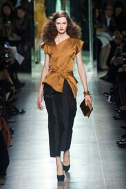 th_Bottega_Veneta_Fall_2013_Mb_HFx_T6qr_J2x.jpg