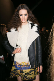 Just_Cavalli_Fall_2013_Backstage_6_T5_Q6_P-_Ke3rx.jpg