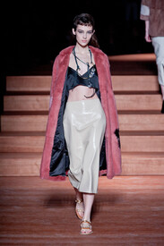 th_Miu_Miu_Spring_2013_r_Jr_Gvsvb_Gp_x.jpg