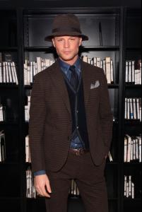 Ian+Velardi+Backstage+Fall+2013+Mercedes+Benz+R7yMUTocFiox.jpg