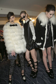 Moschino Cheap Chic Fall 2013 Backstage 11keuWM_FHGl.jpg