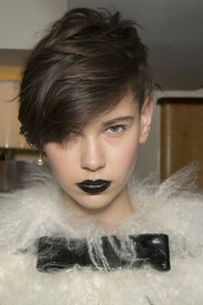 Moschino Cheap Chic Fall 2013 Backstage LB9Vfc5AC-Ql.jpg