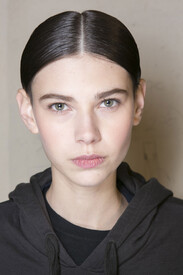 Felipe Oliveira Baptista Fall 2013 Backstage hLVVT59_rBWx.jpg