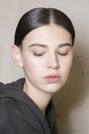 Felipe Oliveira Baptista Fall 2013 Backstage ZvjFbjtvjJxx.jpg