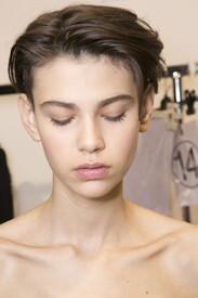 Sharon Wauchob Fall 2013 Backstage k-VXPSBzPr6x.jpg