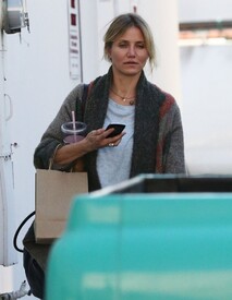 camerondiaz_022513_10.jpg