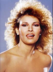 Pictures_45345_Raquel_Welch_5463_Image_45346_47__24_.jpg