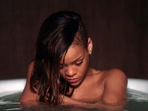 Rihanna Stay_34.jpg