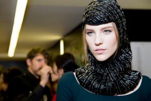 dolce-and-gabbana-rtw-fw2014-backstage-19_154331873420.jpg