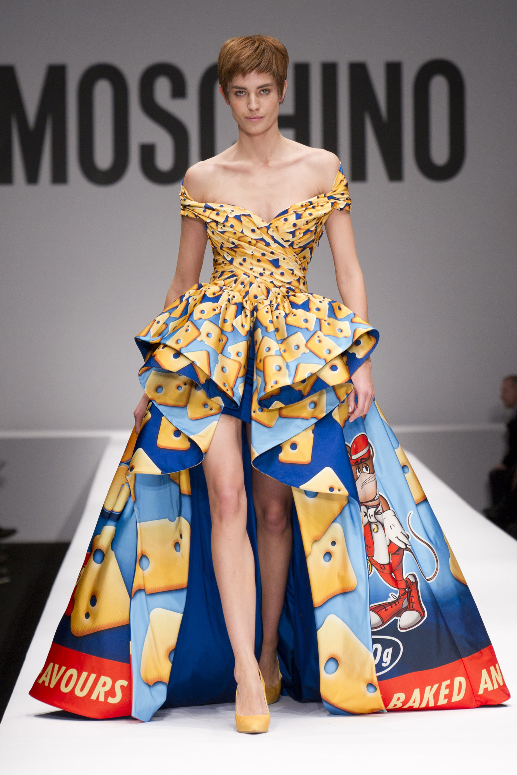 Москино одежда. Moschino Couture Milano. Moschino Couture 2014. Moschino AW 2022. Москино платье Кутюр Милано.