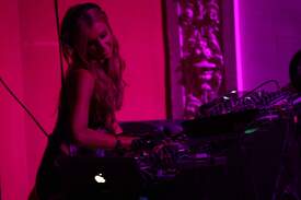 philton310114BZNmage00010.jpg