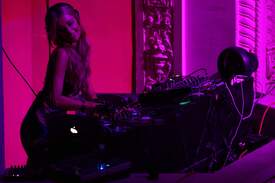 philton310114BZNmage00013.jpg