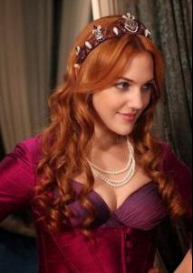 Meryem-uzerli-H%C3%BCrrem-sultan2.jpg