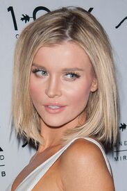 Joanna Krupa020615 03.jpg