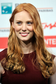 Deborah Ann Woll Un Giorno Questo Dolore.jpg