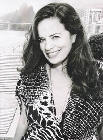 Vogue_Brasil_Mar_o2013_ph_Robert_Astley_Sparke_02.jpg