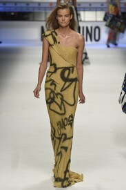 moschino-059.jpg