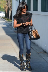 Naomi Campbell Street Style out in Beverly Hills 6.2.2015_04.jpg