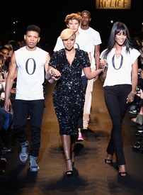 Naomi Campbell at her Fashion For Relief Charity Fashion Show in N.Y.C. 14.2.2015_12.jpg
