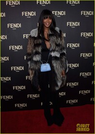 rihanna_naomi_campbell_fendi_flagship_op.jpg