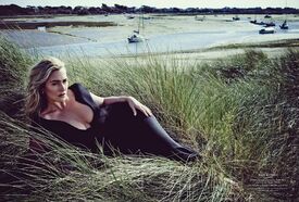 Vanity Fair US 2015-03_320_Kate Winslet.jpg