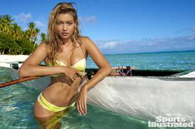 gigi-hadid-2016-photo-sports-illustrated-x159793_tk2_01851-rawwmfinal1920.jpg