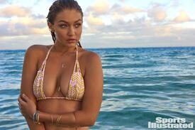 gigi-hadid-2016-photo-sports-illustrated-x159793_tk2_02562-rawwmfinal1920.jpg