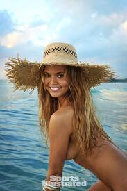 chrissy-teigen-2016-photo-sports-illustrated-x159762_tk2_00116-rawwmfinal1920.jpg