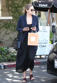 Elizabeth Olsen is spotted shopping on Melrose in Los Angeles_09.jpg