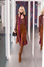 diane-von-fall-winter-2016-nyfw21_lili.jpg