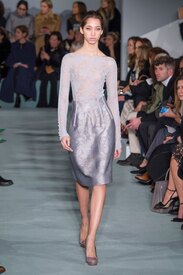 oscar-de-la-renta-fall-winter-2016-nyfw5yasmin.jpg