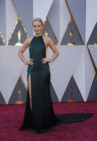 Rachel McAdams - Oscars 2016-3.jpg