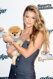 Nina Agdal Sports Illustrated Experience Friday a9t4Aa2etb3x.jpg