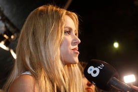 shakira030216BZNimage16.jpg