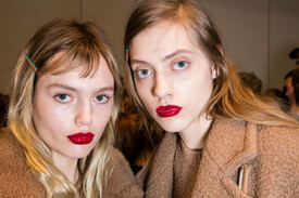 MaxMara Fall 2016 Backstage yxKJSXarDvjx.jpg