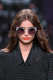 Fendi Fall 2016 Details Vi9P82C4ttFx.jpg