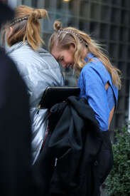 Stella-Maxwell-out-in-NYC--02.jpg