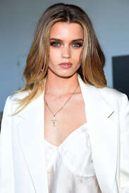 Abbey-Lee-Kershaw--Calvin-Klein-2016-Fashion-Show--15.jpg