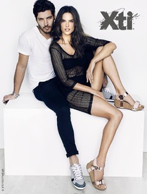Alessandra-Ambrosio-XTI-Shoes-Spring-2016-Campaign03.jpg