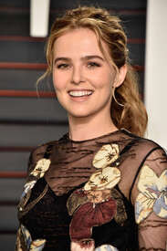 Zoey-Deutch--2016-Vanity-Fair-Oscar-Party--04.jpg