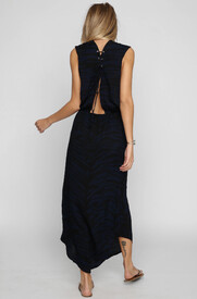 indah-pamela-maxi-navy-blue-black_E1Y2478_2.jpg