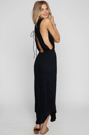 indah-pamela-maxi-navy-blue-black_E1Y2482_2.jpg