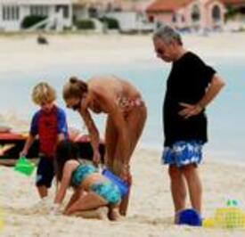 th_Celebutopia_Uma_Thurman_on_holiday_in_the_Caribbean_15.jpg